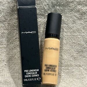 MAC Cosmetics Pro Longwear Concealer in NC25